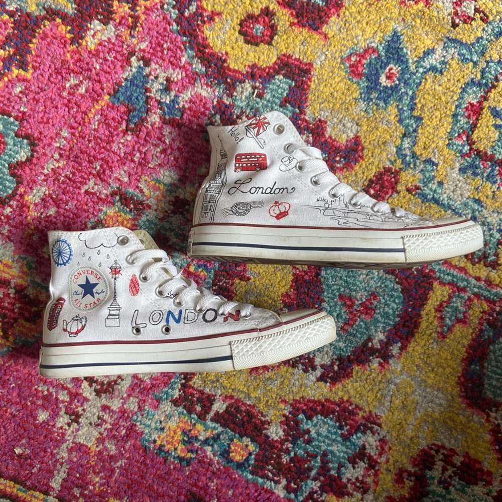 Hand drawn Converse Hi-Top Chuck Taylors